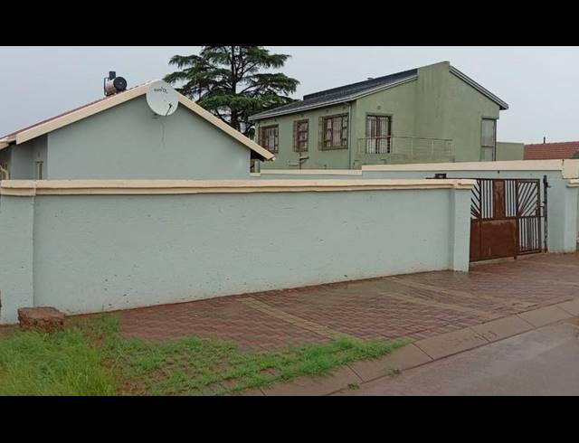 3 BEDROOM HOUSE FOR SALE IN PROTEA GARDEN
